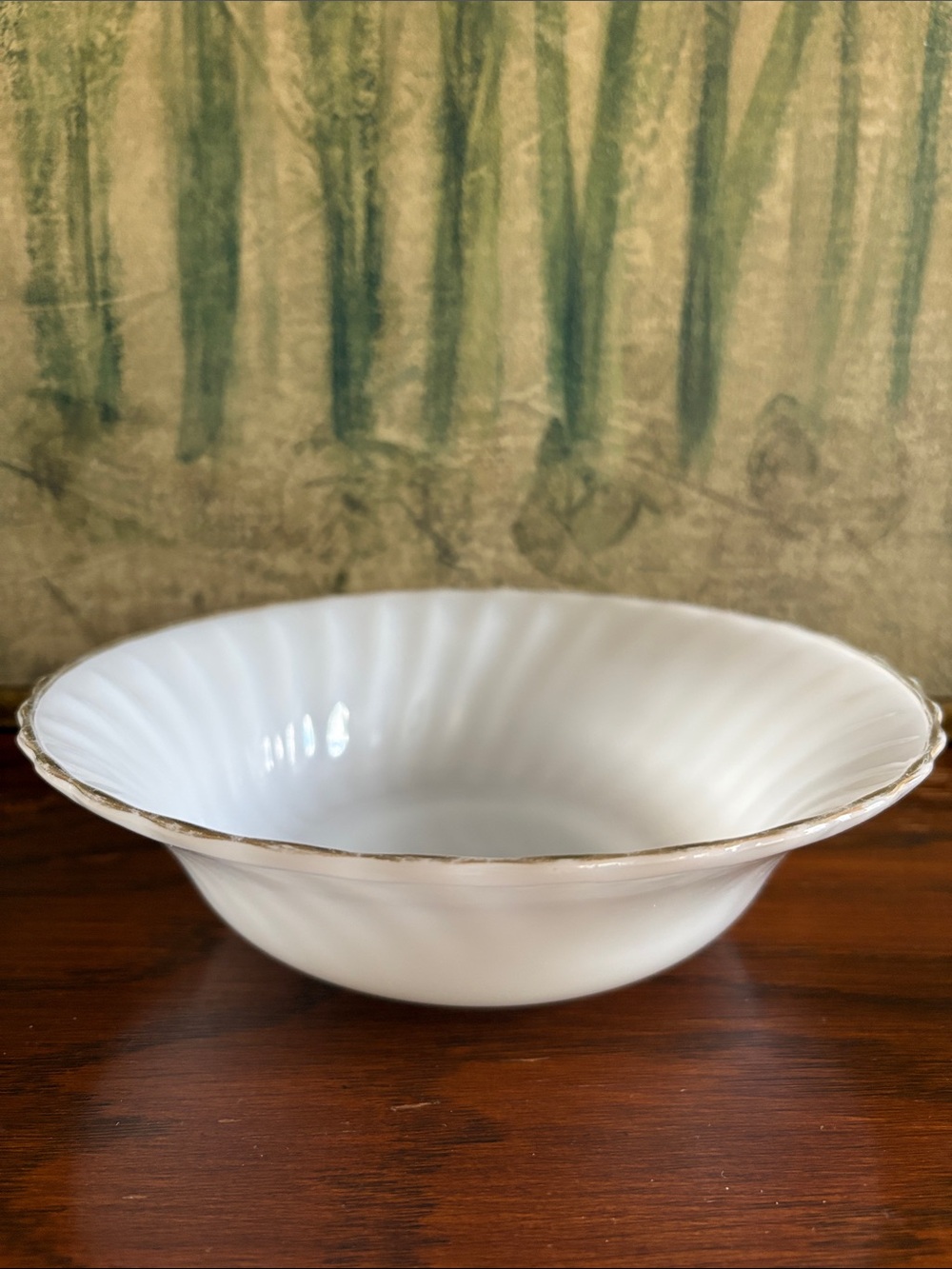 ANCHOR HOCKING FIRE KING Milk Glass Serving Bowl with Gold Rim Made in USA